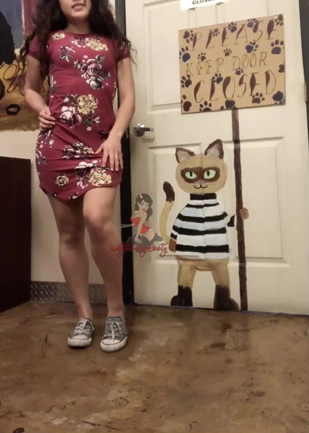 Backin' up the booty and bouncin' ;)