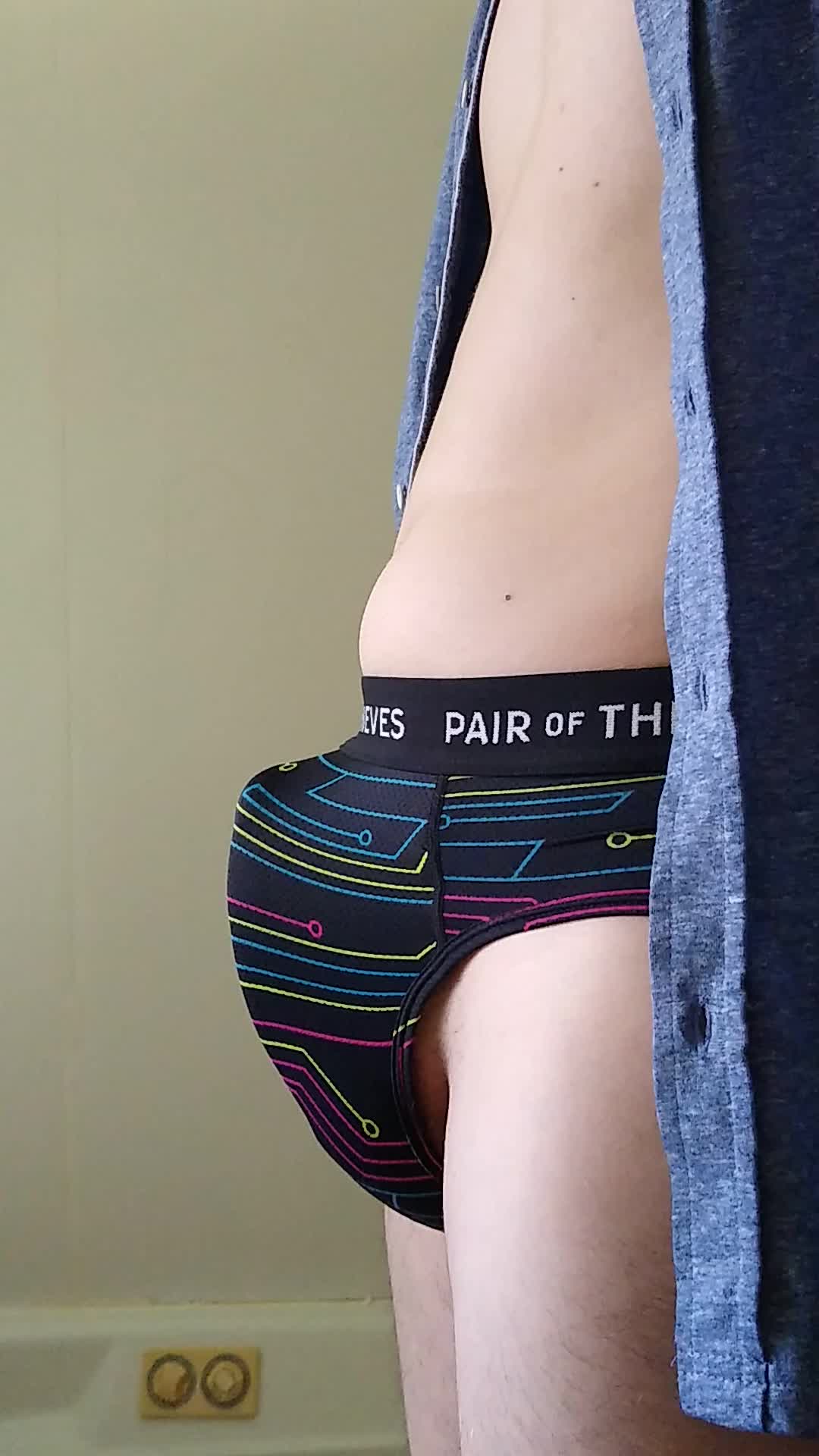 I thought I would change it up and whip out in profile.