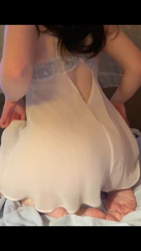 Bouncy frogbutt