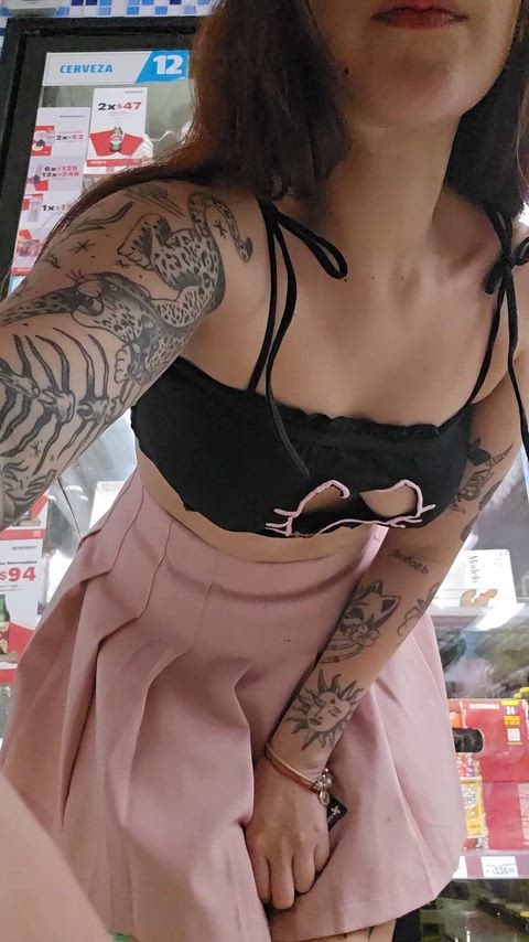 Beware of flashing cat girls [F]