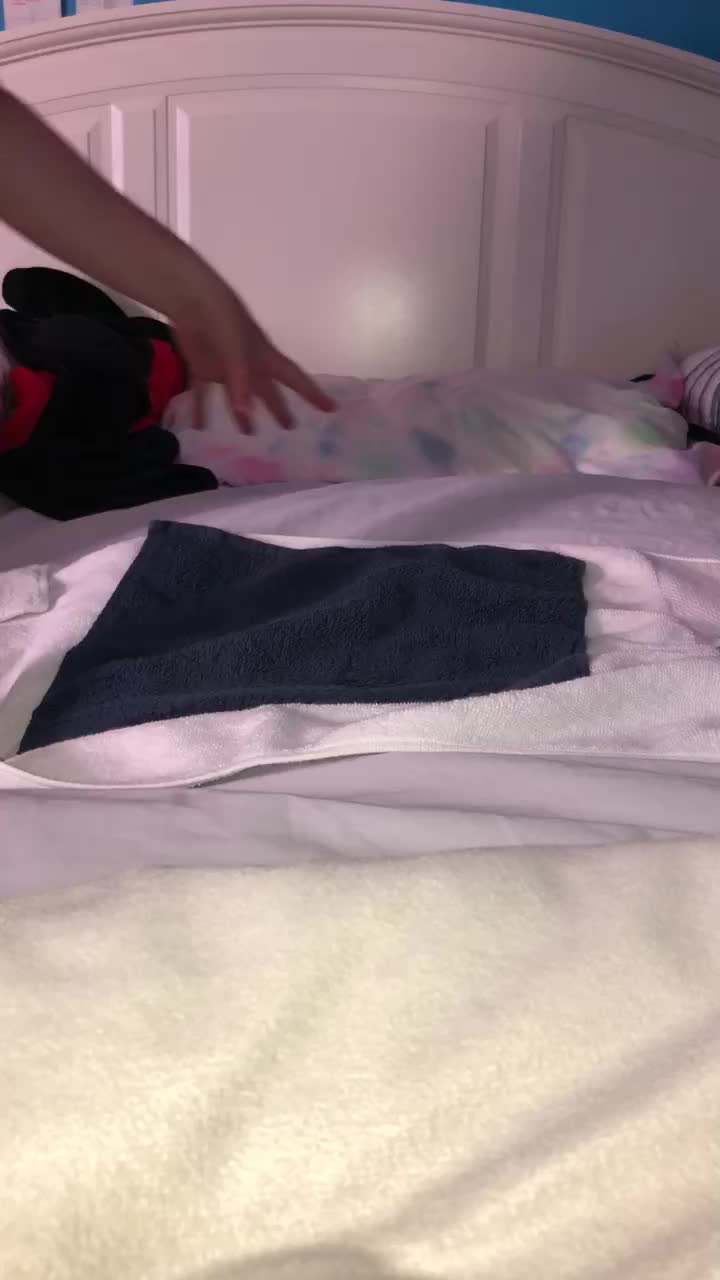 My plug feels sooo good 🤤 but I wish that when I took it out, loads of cum came pouring out after as a reminder of all the men who just brutally fucked and raped me in the ass so hard 😫🤤