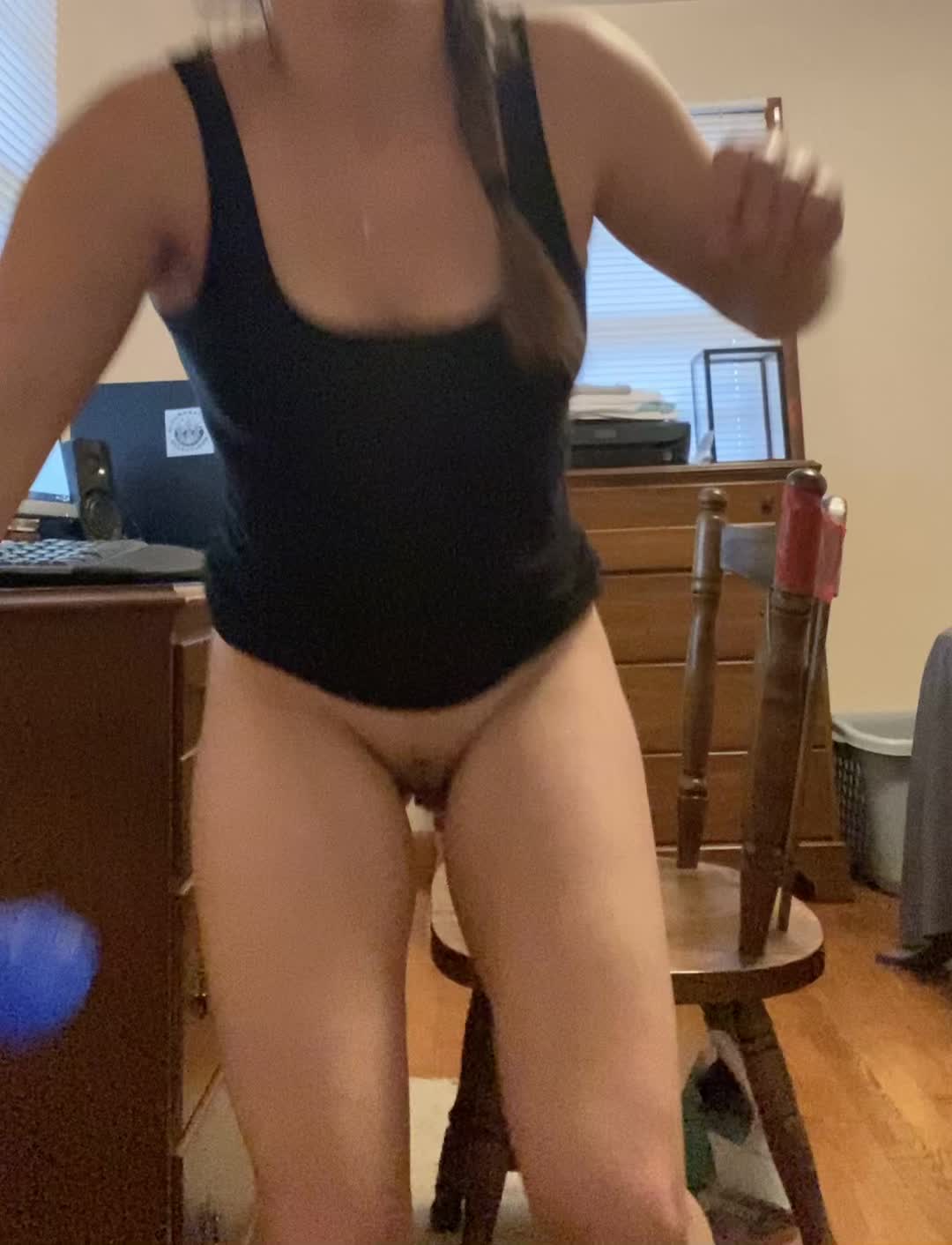 Who wants to see it inside me?🤤Comments and DMs welcome!