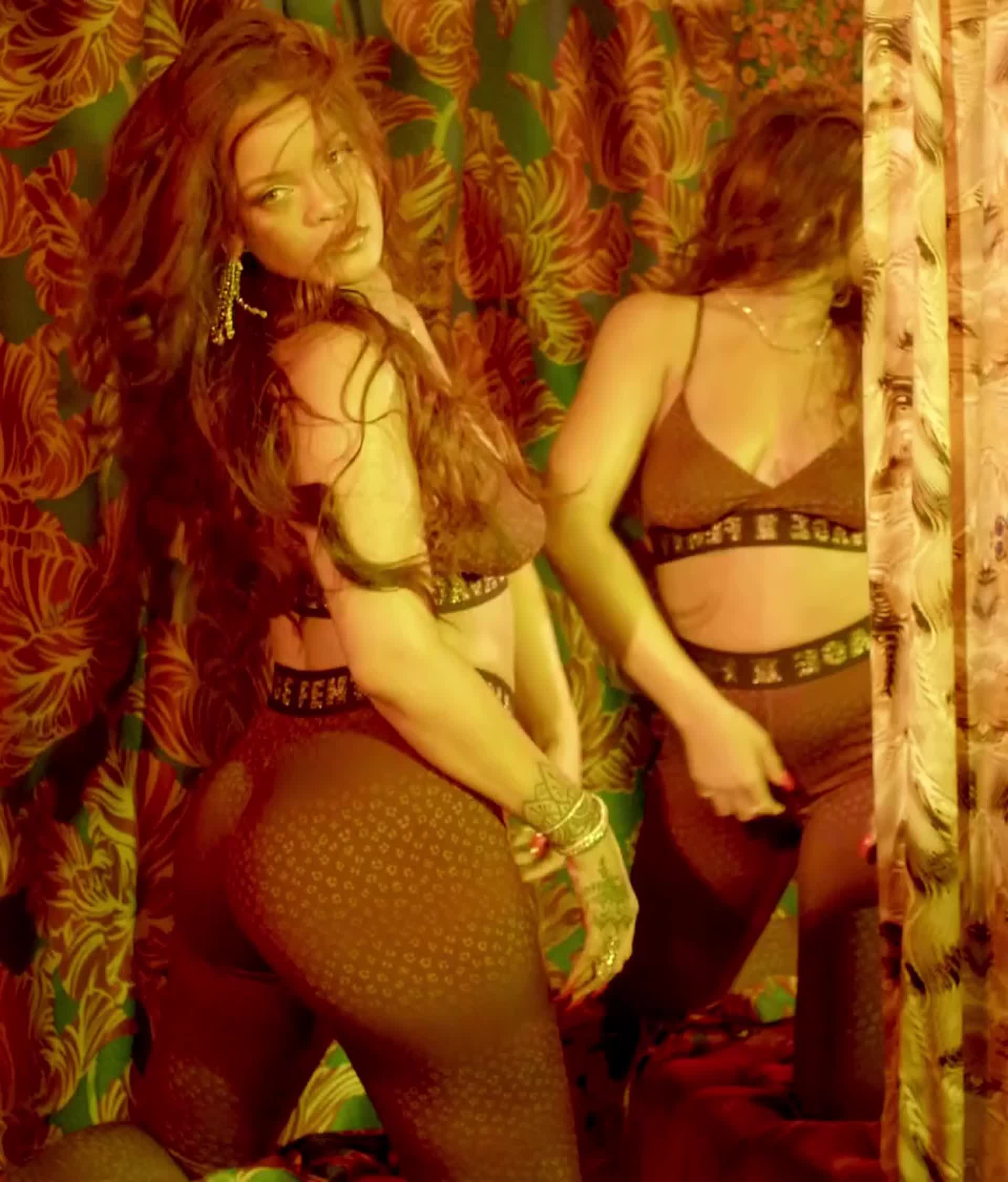 Rihanna 🍑