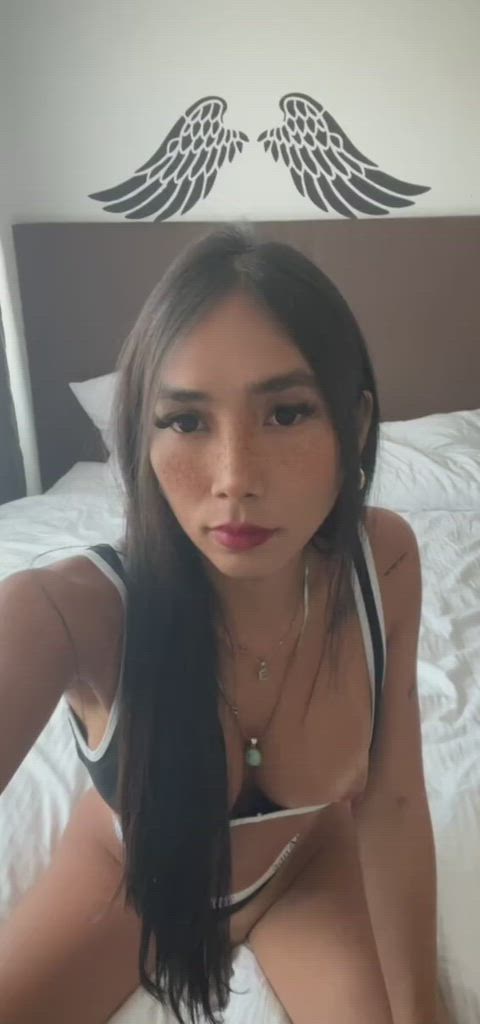 Who wants to have my dick tonight?