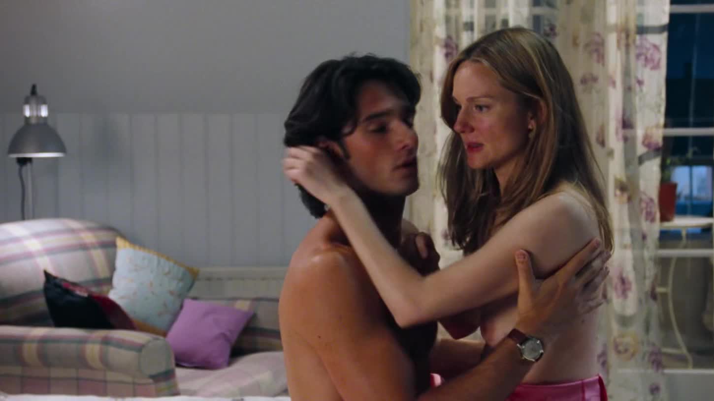 Laura Linney