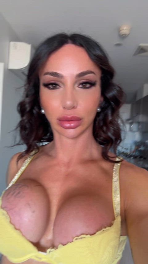 I feel like sending random nudes to some redditors, want some?