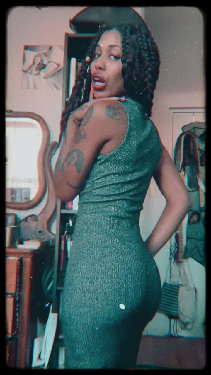 Hypnotic Ebony Femdom loves to see you submit  kik- @ladyfaex