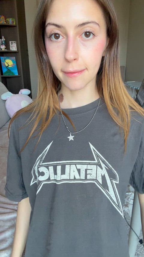 Flat boobs represent beauty to me (repost) 🤘🏻