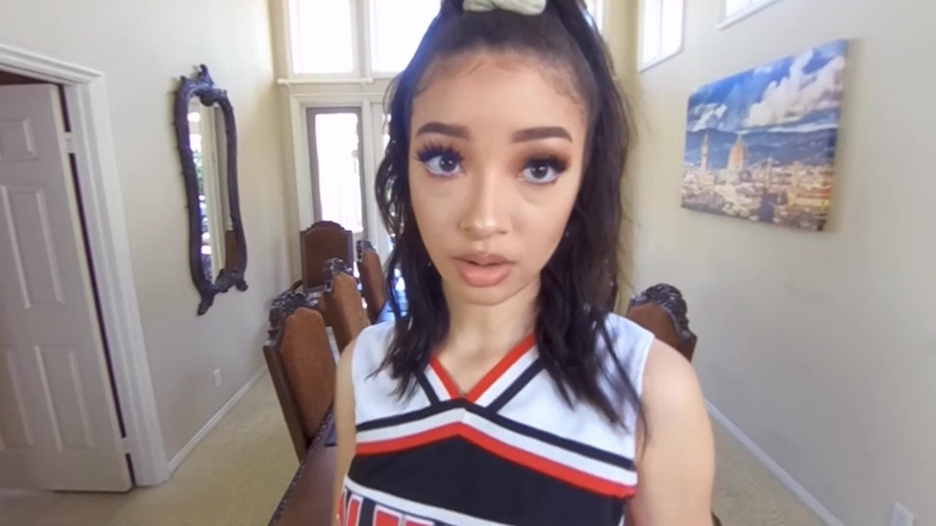 Scarlett Bloom 