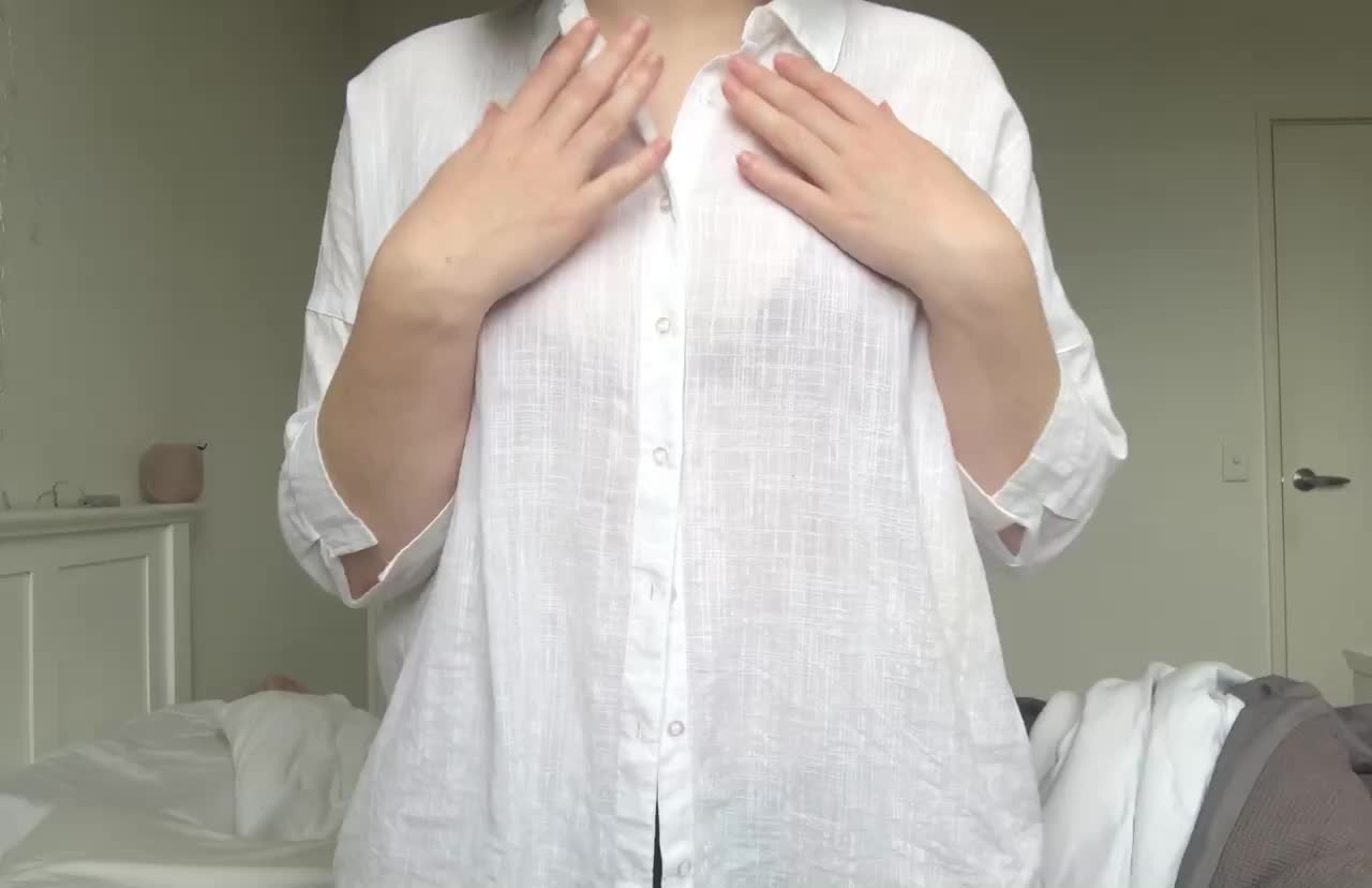 It’s a no top and no bra kind of day
