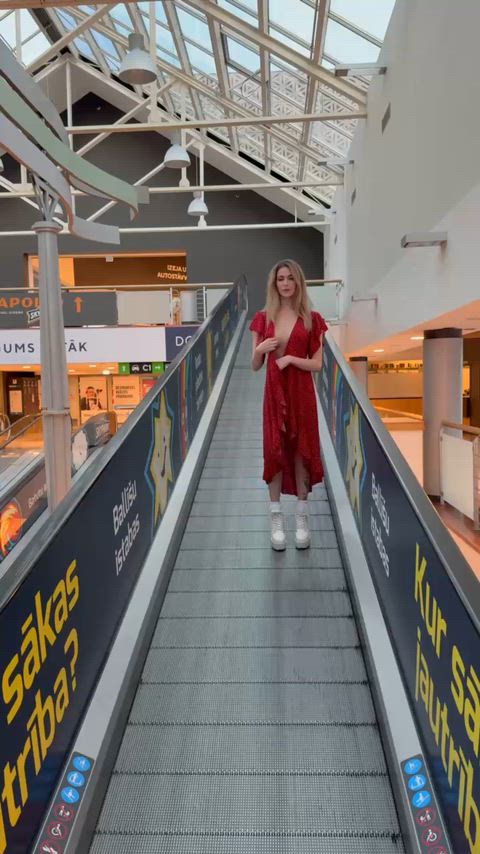 Enjoying flashing public