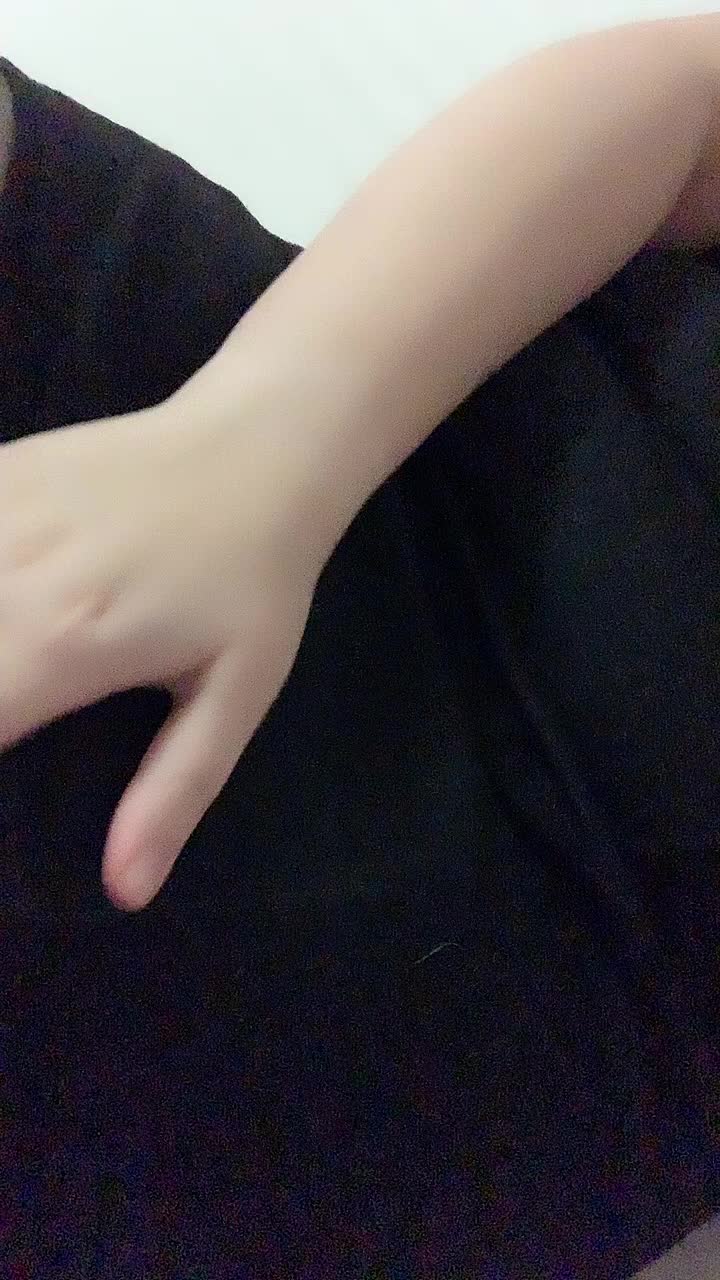 Have you ever wanted your secretary to inate you? 😏 I’m available now for sessions, cock , and more!