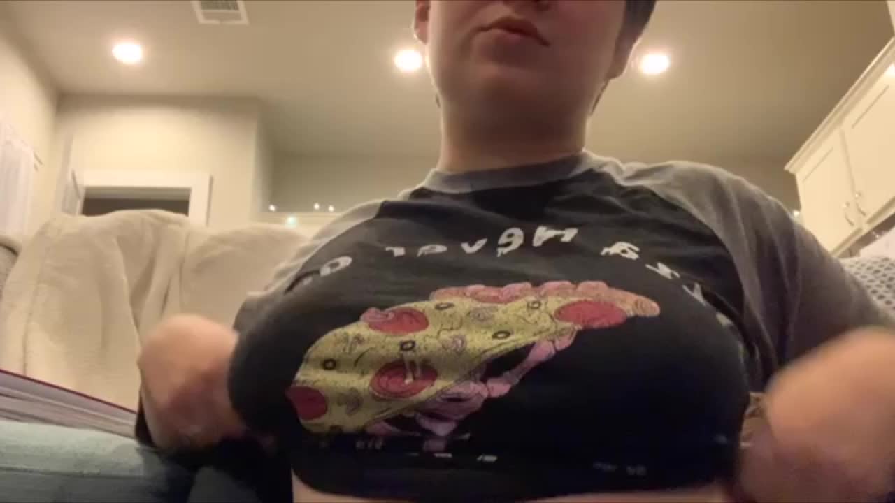 pizza boobs