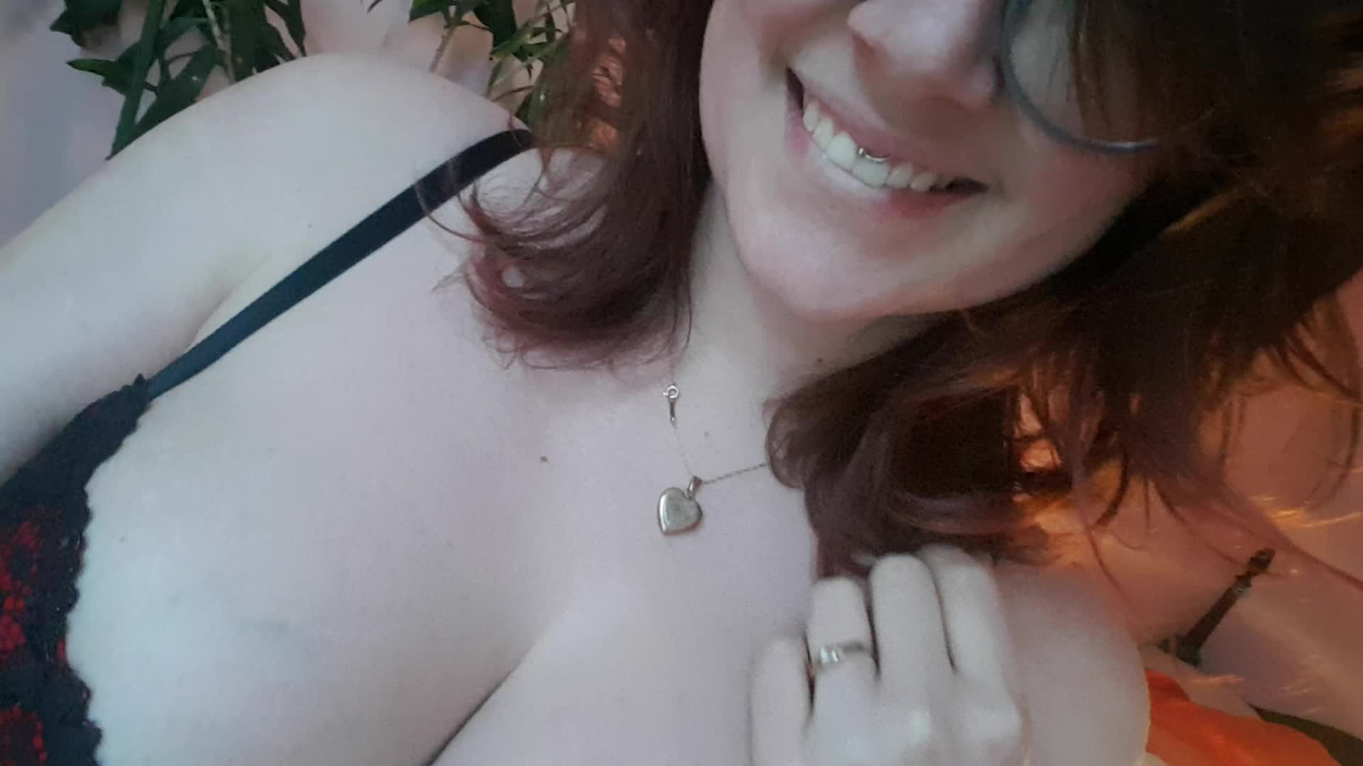 I want to hear all about your naughty fantasies! I love kinky roleplay, femdom and vanilla sessions :)! KIK me @ allie_sweetxo