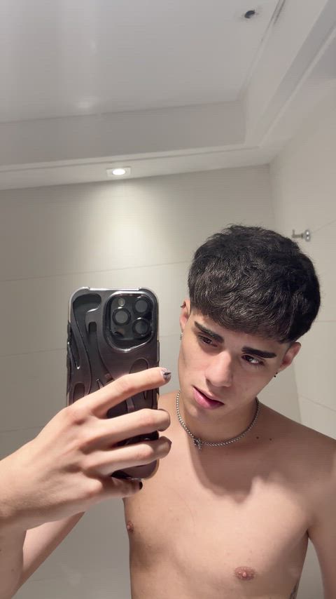 A daddy should take these jockstraps off and manhandle my 18yo body