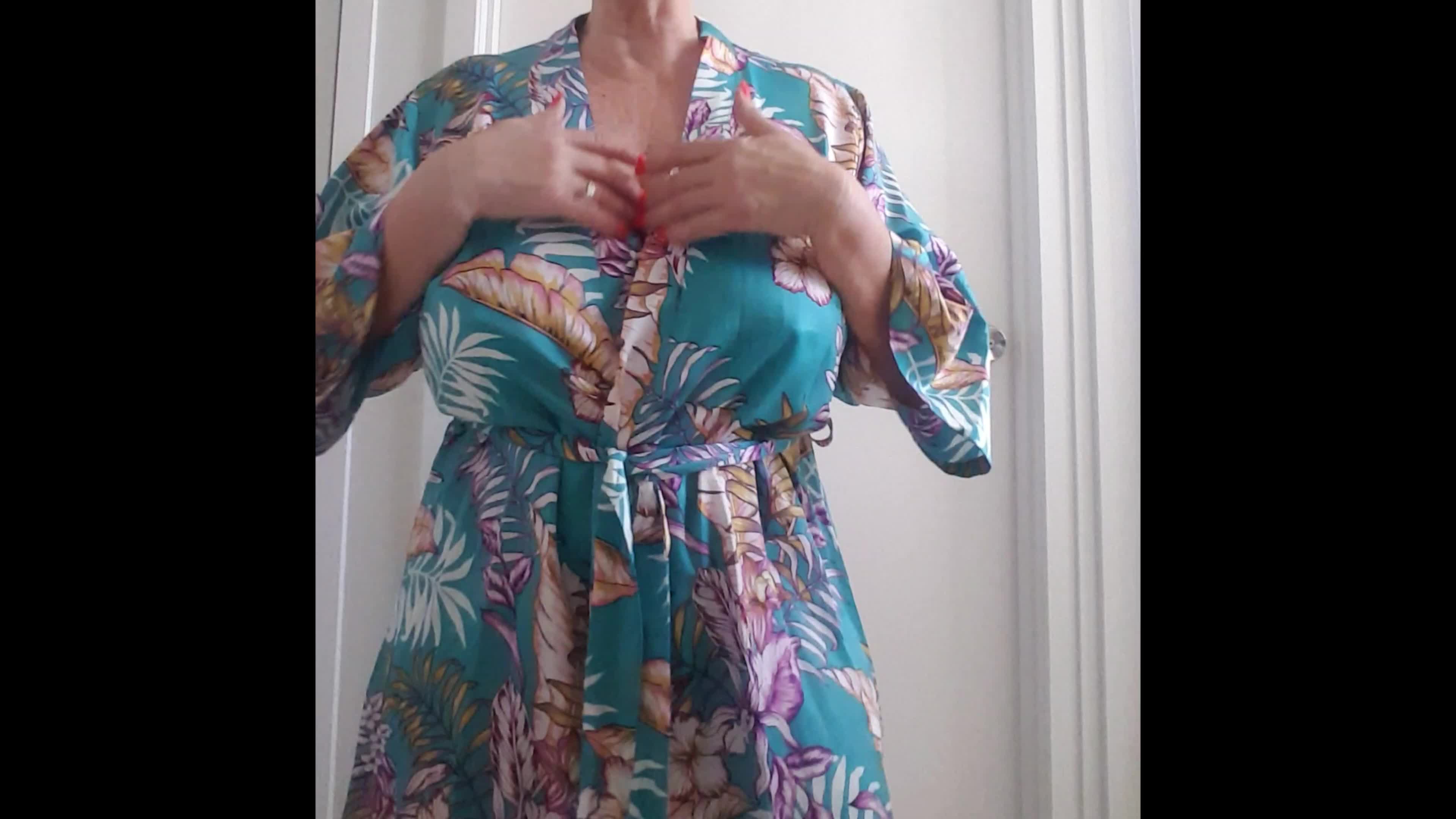Getting ready for my shower! Care to join me 😉 xx 55yo 🇦🇺