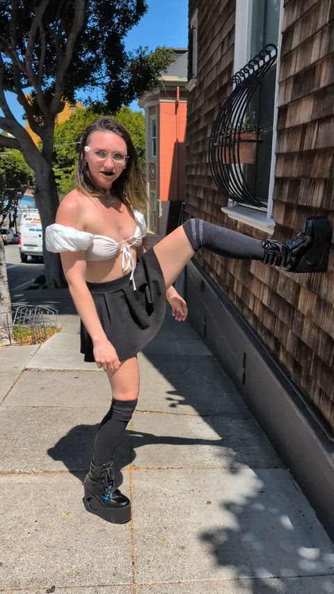 If you ask to see under my skirt, this is how I'll show you