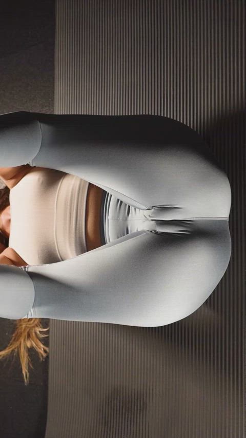 This pose makes me feel so good