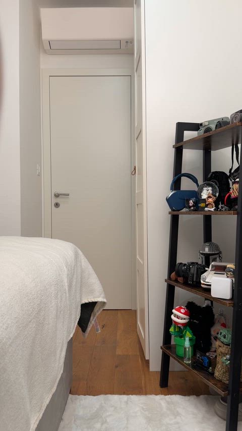 Bet you can’t stop staring at my backview