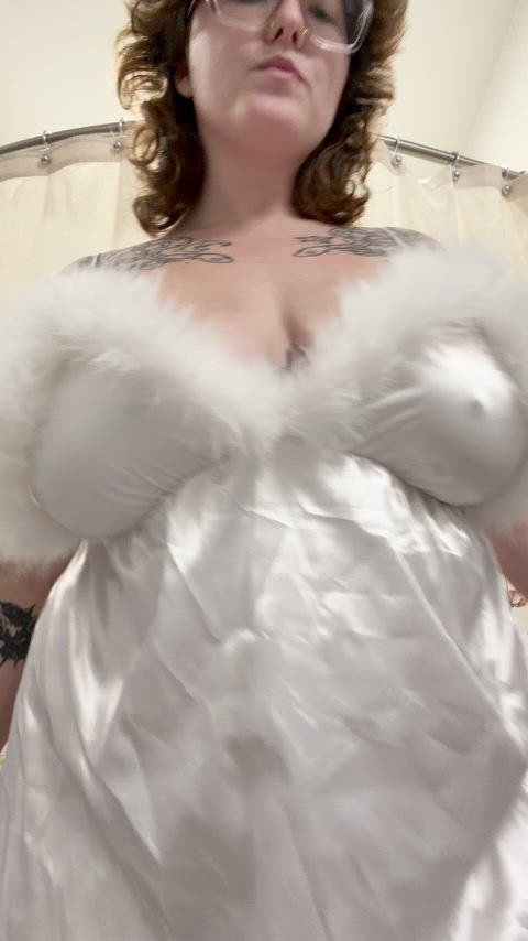 Would you get turned on by what I am wearing right now?