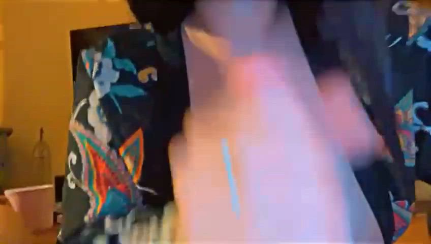 She sucks me to euphoria