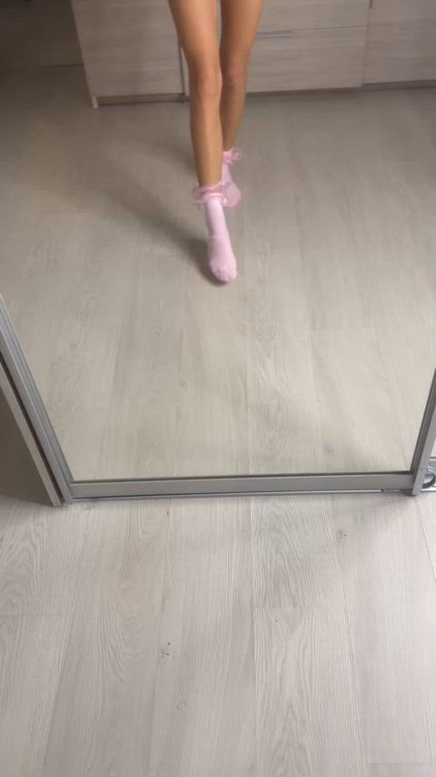 am I hot or too tiny