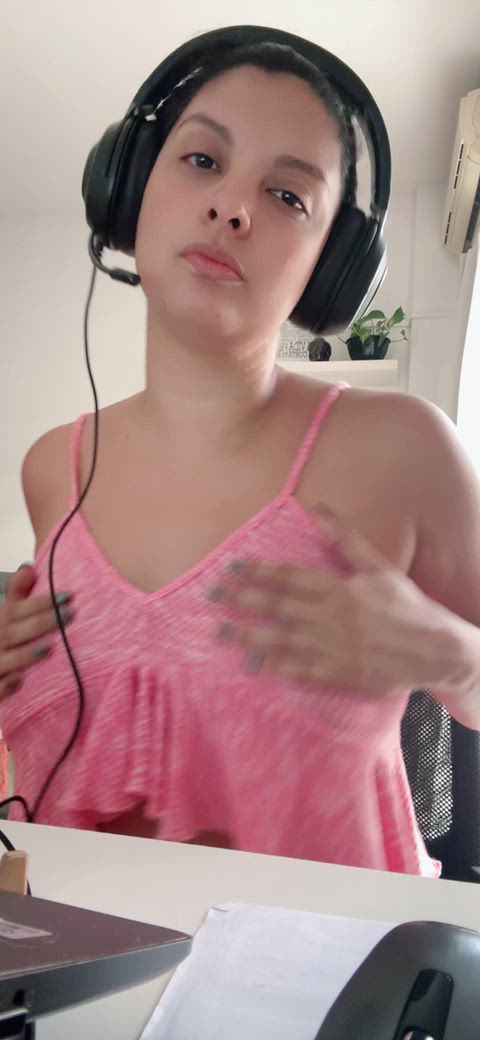 Sexy spanish gamer girl ;)