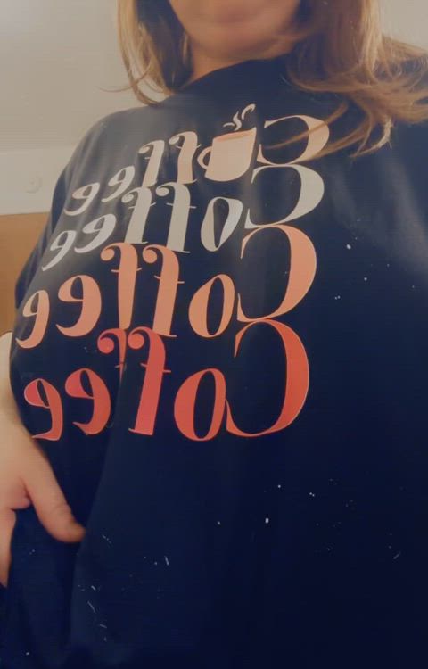 Just a horny milf looking for some cum. You filling me up ?