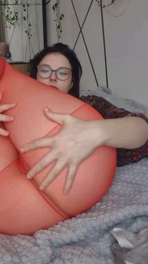 New red pantyhose, do you like it?
