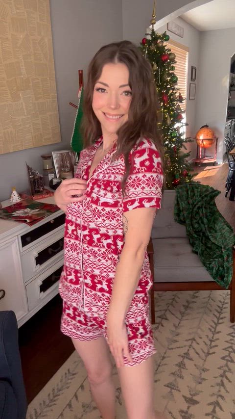 Cute pjs but I look cuter without (f)