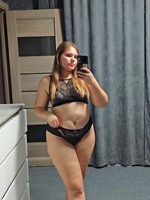 My wide hips were made for grabbing