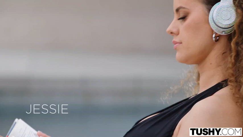 Jessie Rogers - Curvy Beauty Has Intense Anal With Boss