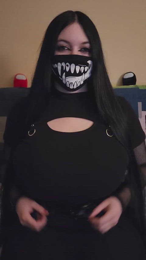 EsskayUwU vid 66/98