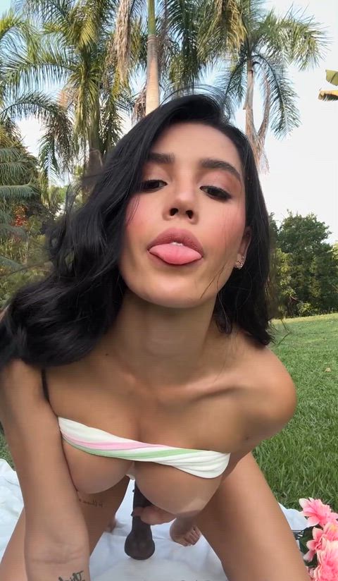 Skylarmaexo CHECK COMMENT