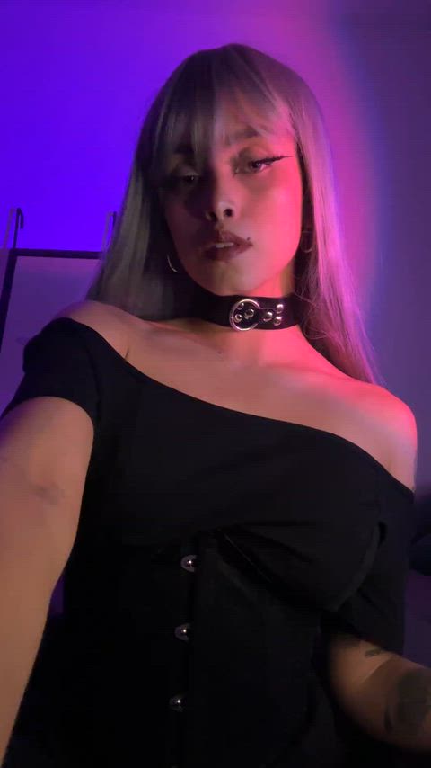 up and down bounce, building slow big reveal when the top finally slips away