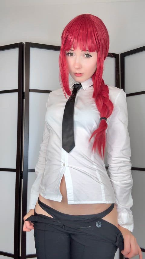Makima Shows Off Her Body~ (Cosplay by SushiBunniii)