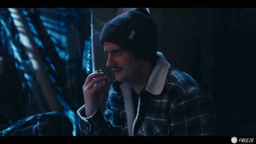 Sam Bourne freezes time and turns the tables on his would-be evictor