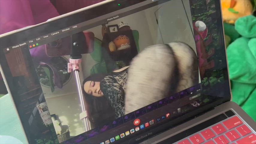 all dis booty and its just for yew hehe