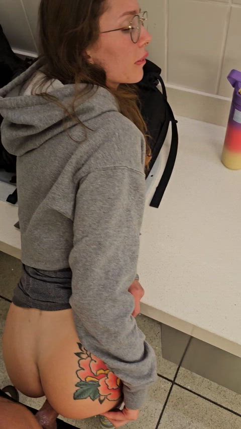 Ever been to San Diego International Airport? It's wild 😜