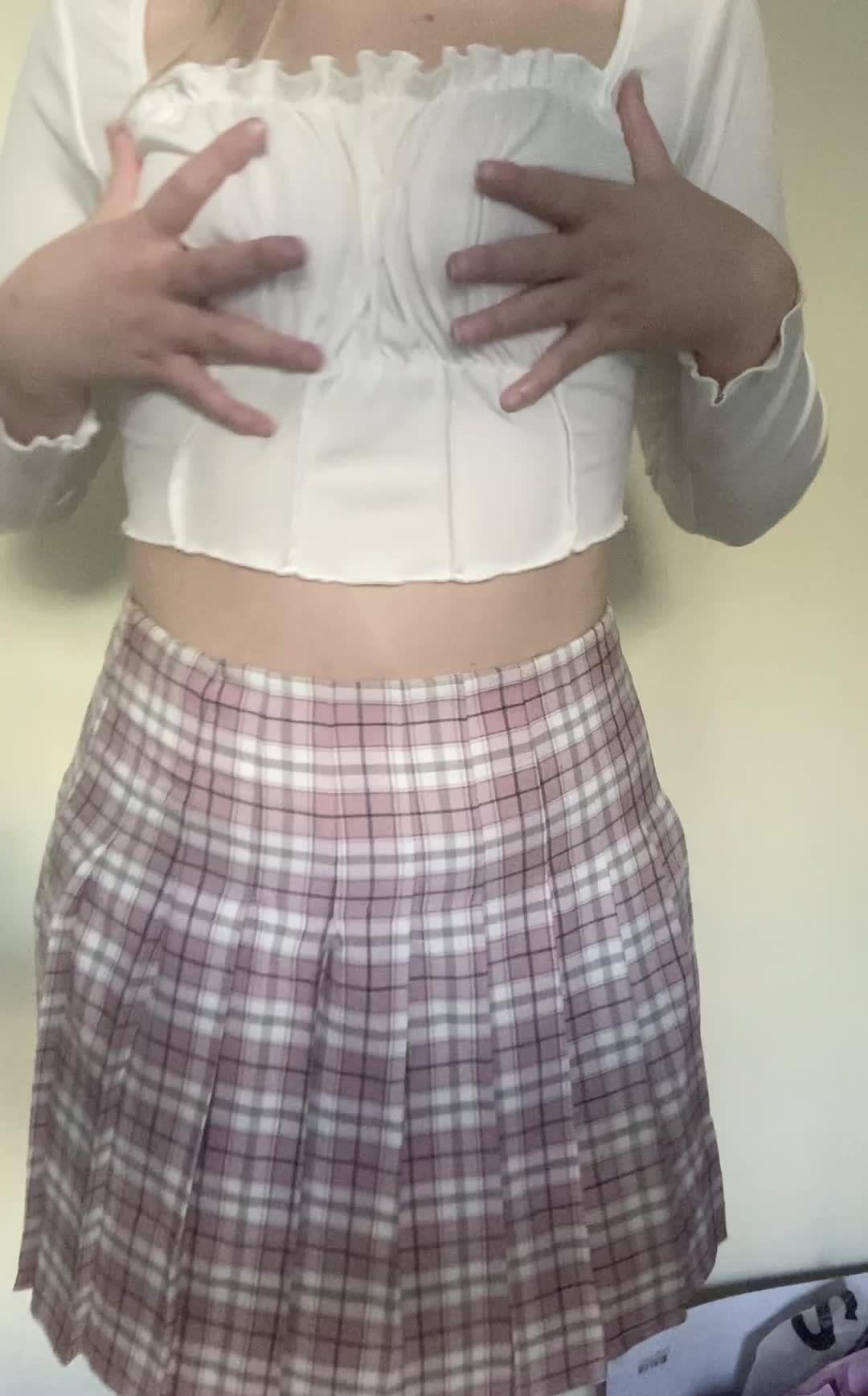 I need some sex lessons, anyone wanna be my teacher?👅