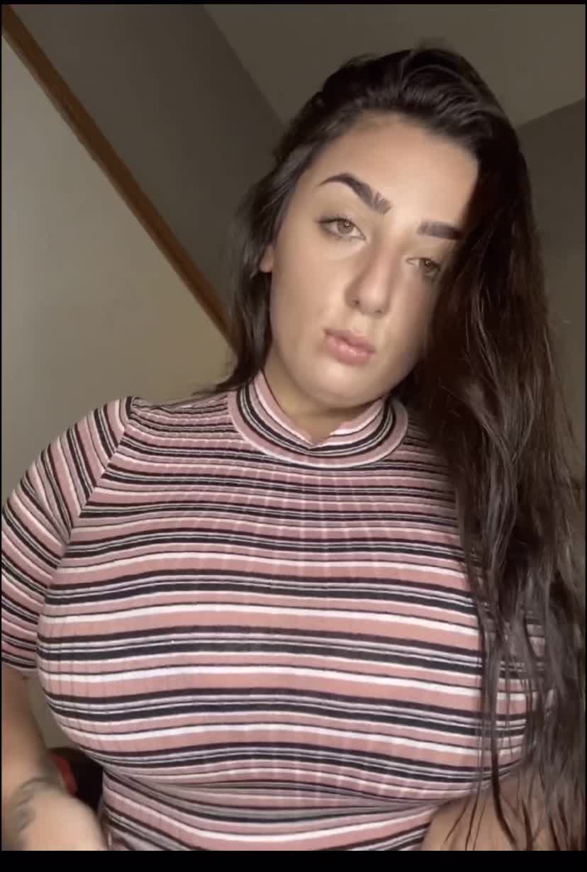 Big Titty Alert!