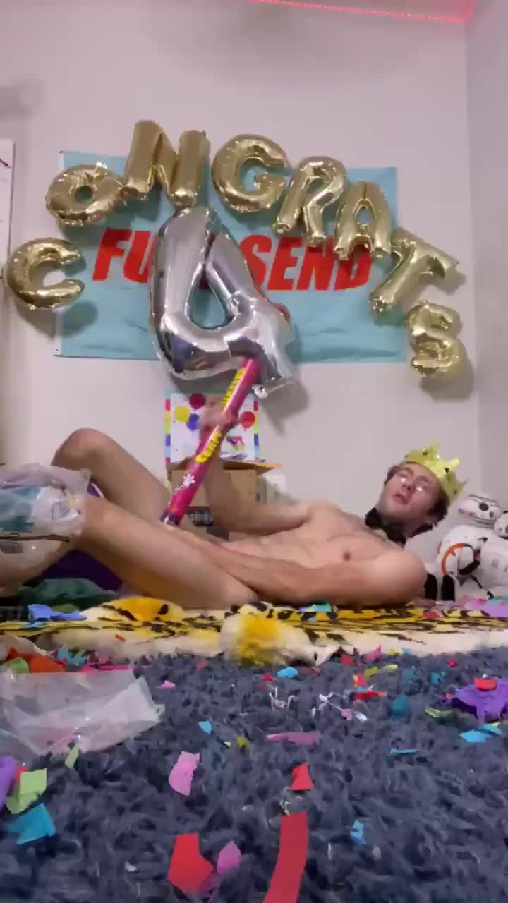 Birthday nut