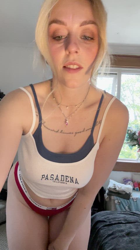 Getting these big titties out of this tight top thumbnail