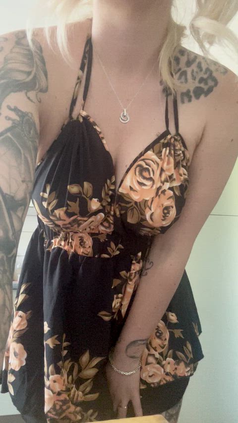 Squirten, wenn ich das Kleid trage, gefällt dir?