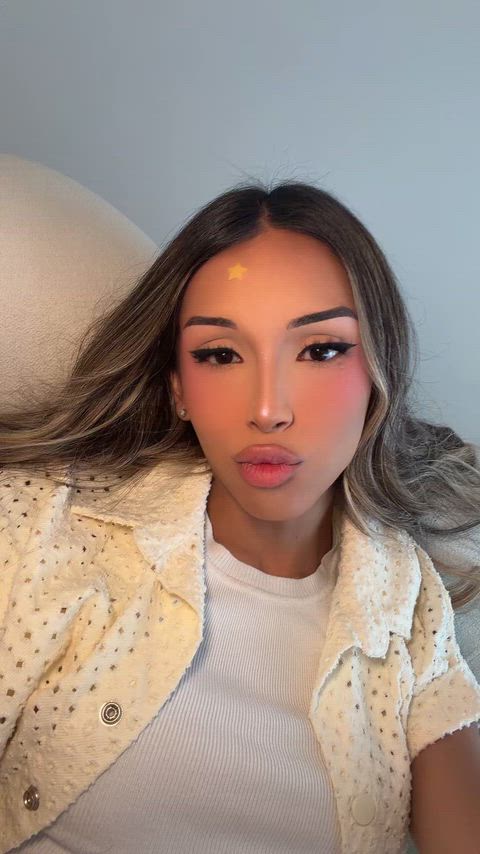 say YEAH for 15 nudes in your inbox rn