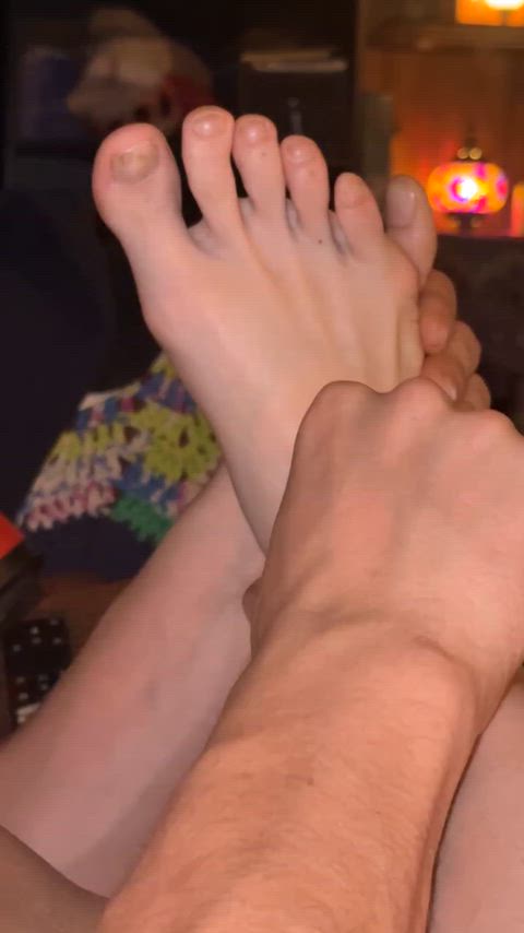 foot rubs 🥰