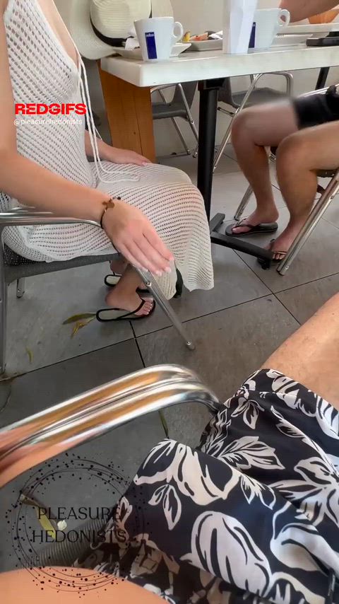 Foot fetish enthusiast. Love to receive and stroke to footjobs. Love to bend her over in heels! 👠👣🍑🍆💦 thumbnail