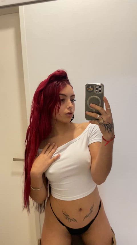 red haired girls are good head giver.. I can prove it