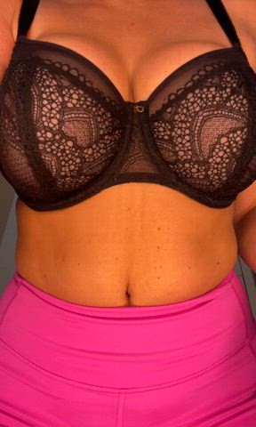 Setting my juicy mom boobs free