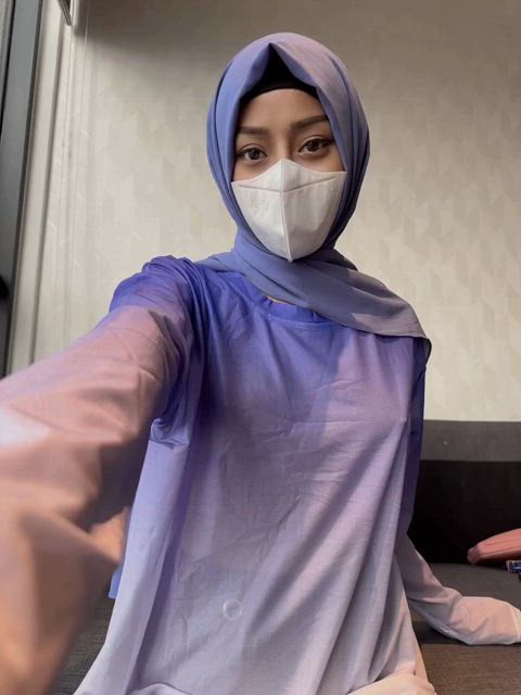 Oh no my muslim parents are here, Quick Hide!